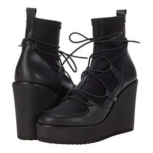 Steve Madden Women's Atomic Leather Wedge Boots Black Pull-On Booties NWOT